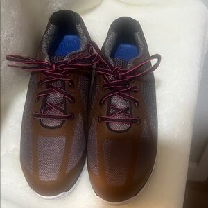 FootJoy womens golf shoes. like new. never worn